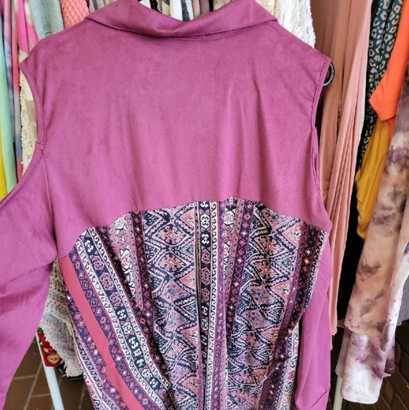 NWOT Phierce Fashions suede cold shoulder blouse 1x - Picture 2 of 7